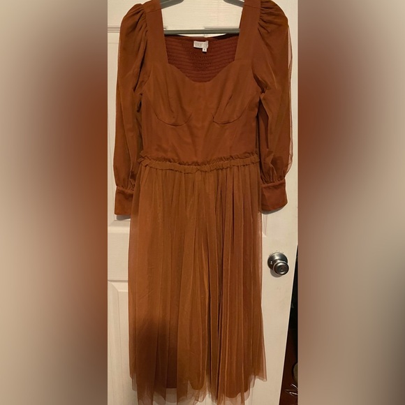 Ivy City Co. Rust Florence Medium Midi Dress - Picture 2 of 12